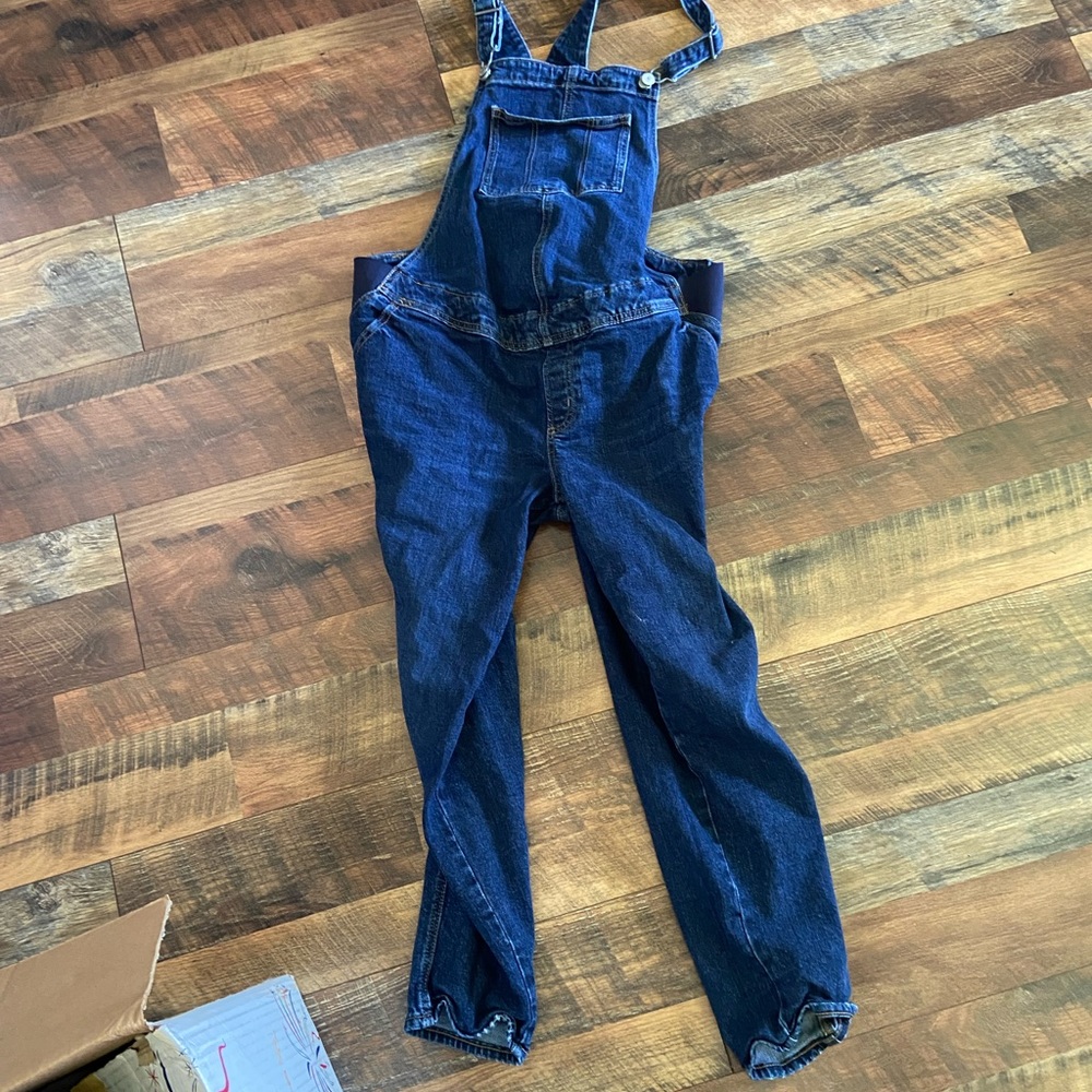 Old Navy Maternity overalls 12